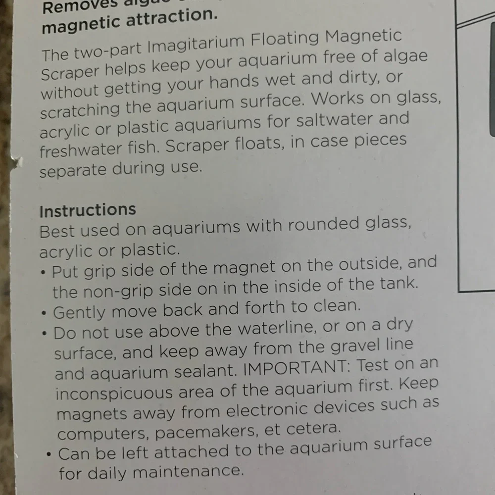 Aquarium floating magnetic scraper